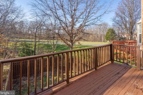 11378 Cromwell Ct, Woodbridge VA  22192-1118 exterior