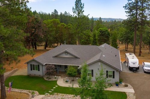20180 Redwood Dr, Michigan Bluff, CA 95631-9638