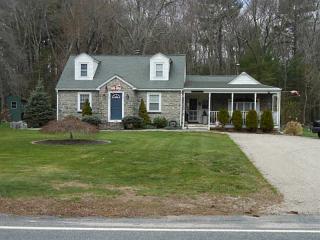 215 Sawmill Rd, Glocester, RI 02814-2215