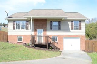 2307 Pond Ct, Pigeon Forge, TN 37876-3404