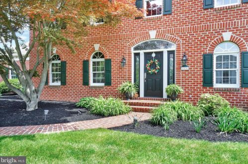 1070 Wetherburn Dr, York, PA 17404-1278