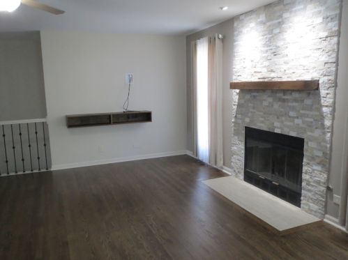 208 Julie Ln, Pingree Grove IL  60140-8379 exterior