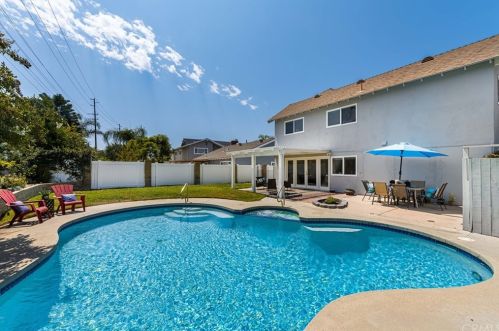 6298 Woodsboro Ave, Anaheim CA  92807-2347 exterior