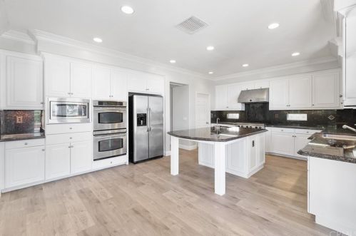 105 Bottlebrush, Irvine CA  92603-0688 exterior