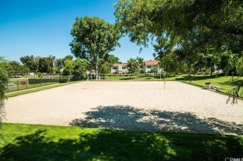 24 Redwood Tree Ln, Irvine CA  92612-2226 exterior