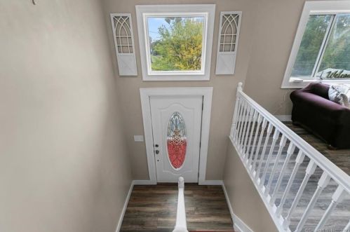 5 Stonehollow Rd, Waterbury, CT 06704-1152
