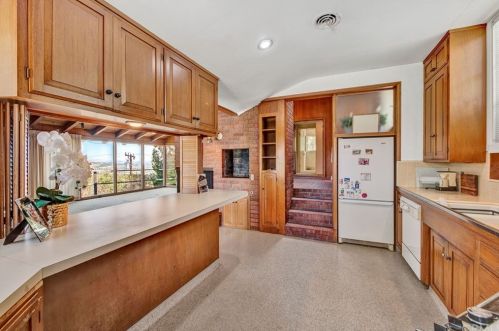 2151 La Cuesta Dr, Santa Ana, CA 92705-2522