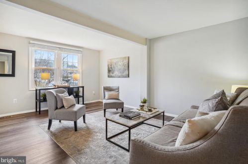 8675 Hickory Ridge Ct, Springfield VA  22153-3703 exterior