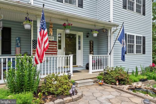 455 Roberts Rd, Toms Brook, VA 22660-2055
