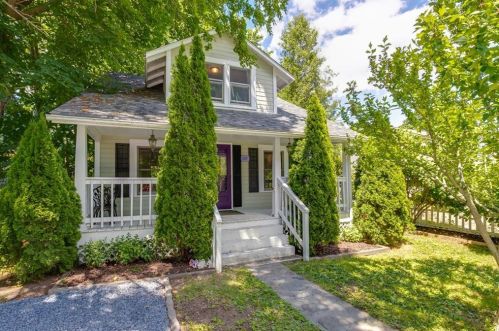 125 Park Ave, Warwick, RI 02889-5219