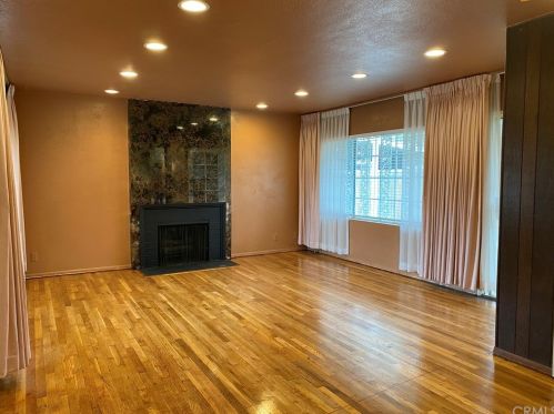 11608 Cimarron Ave, Hawthorne, CA 90250-1916