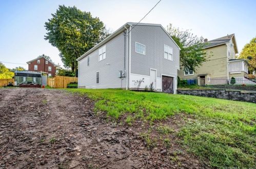 10 Bidwell Ter, Middletown, CT 06457-4503