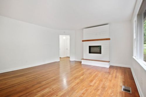 1678 Bridgeport Dr, Atlanta GA  30318-3332 exterior