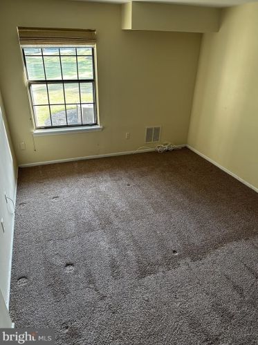 9 Wyndham Pl, Trenton NJ 08691-3127 exterior