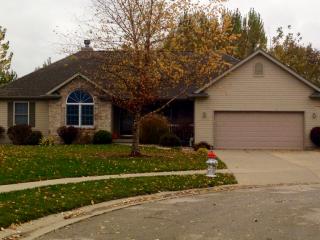 209 Huntington Rd, Chatham, IL 62629-8076