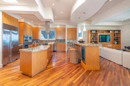 4577 Kahala Ave, Honolulu HI  96816-4926 exterior