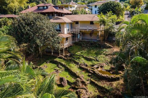 3430 Kaohinani Dr, Honolulu HI  96817-1022 exterior