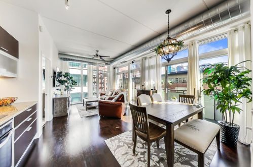 660 Wayman St, Chicago, IL 60661-1296
