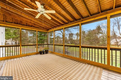 5006 Ten Mills Rd, Columbia MD 21044-1527 exterior