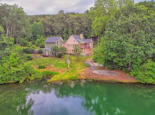 645 Yates Cir, Clarkesville, GA 30523-1391