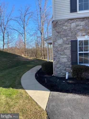 441 Marion Rd, York, PA 17406-1562