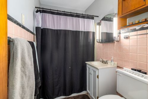 217 Maplewood Dr, Sycamore IL  60178-1237 exterior