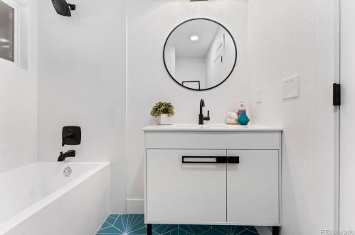 4841 Clarkson St, Englewood CO  80113-6939 exterior