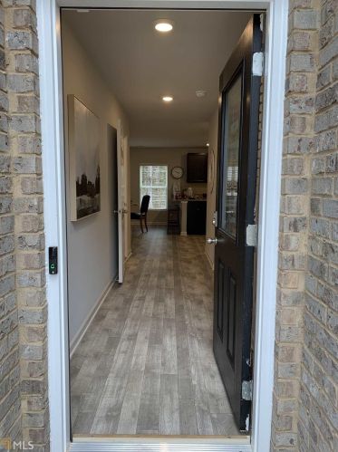 196 Woodlands Dr, Jackson, GA 30233-5862