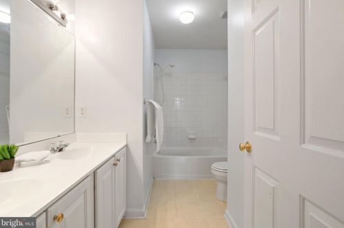 49 Pebble Beach Cir, Charles Town WV  25414-4061 exterior