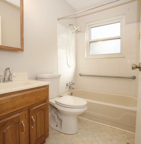 11390 Framingham Dr, Cincinnati OH 45240-2628 exterior