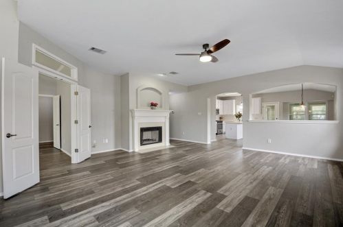 4523 Chesney Ridge Dr, Austin, TX 78749-1128