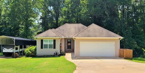 153 Hillcrest Dr, Commerce, GA 30529-1027