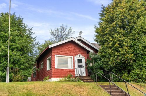 2517 1st St, Duluth, MN 55812-1813
