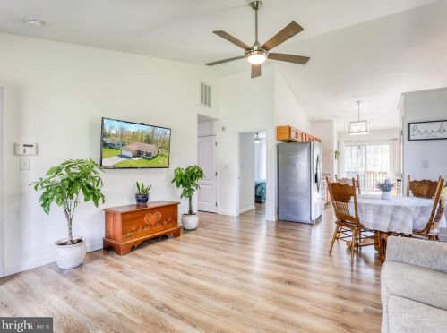 342 Executive Way, Hedgesville WV  25427-5770 exterior