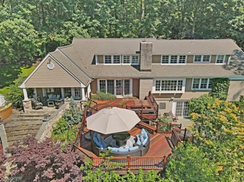 17 Round Valley Rd, Lebanon, NJ 08833-5024