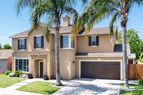 2468 Lemonwood Ln, Fresno, CA 93725-0901