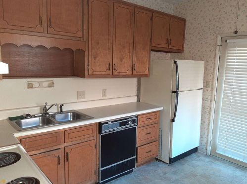 906 Little Bear Cv, Conyers GA  30012-4768 exterior
