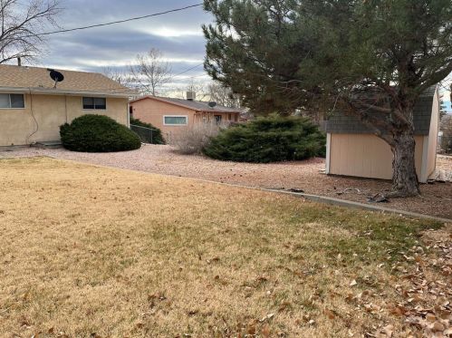 9 Robertson Rd, Pueblo CO  81001-1738 exterior