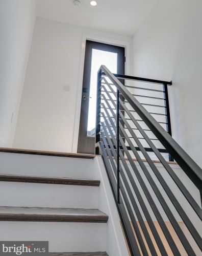 526 24th St, Philadelphia PA  19146-1054 exterior