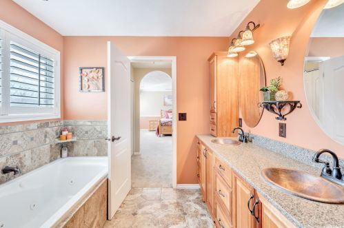 940 Johnsonway Dr, Sandy UT 84094-6346 exterior