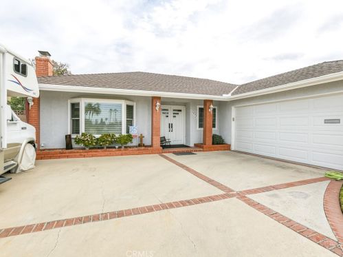 16092 Abajo Cir, Santa Ana, CA 92708-1312