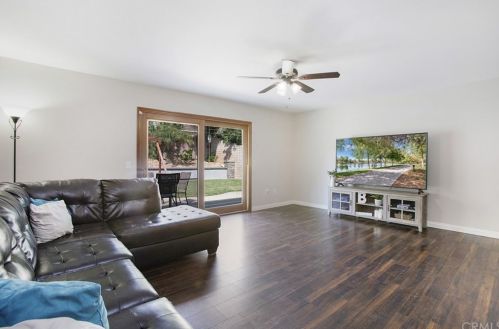 5543 Wentworth Dr, Riverside CA  92505-3151 exterior