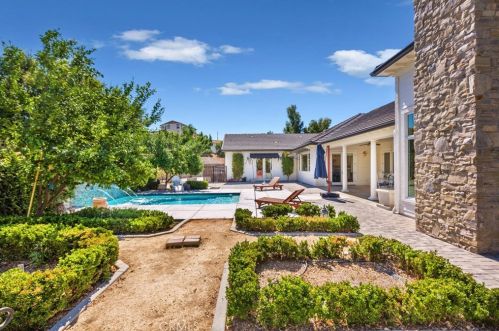 1015 Tiger Tail Dr, Riverside CA  92506-5423 exterior