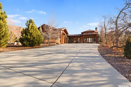 57 Meadow Dr, Springville, UT 84663-5571