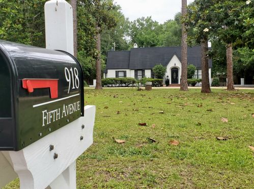 918 5th Ave, Albany, GA 31701-1738