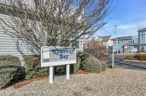 3669 Route 35, Lavallette NJ 08735-3404 exterior