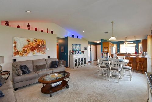 318 5th Cir, Summit MN  55917-1372 exterior