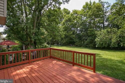 9 Mill Pond Dr, Lancaster PA  17603-7412 exterior