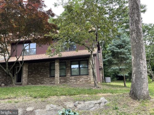 112 Bentley Ln, Lancaster PA  17603-6223 exterior