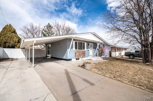 3733 Hollybrook Ln, Pueblo, CO 81005-3256